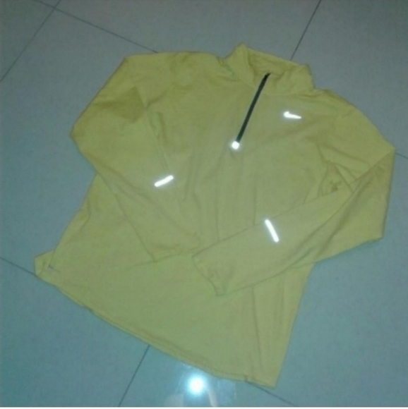 Nike Dri-Fit Element 1/4 Zip Running Pullover Reflective Mens L yellow zest - Picture 3 of 5